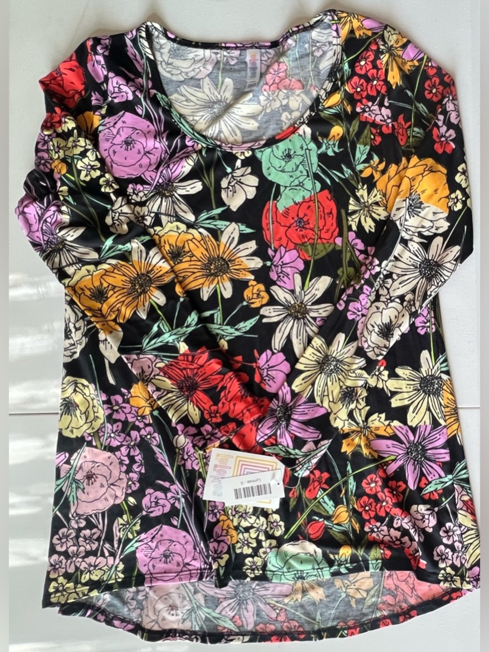 Lularoe Lynnae Tee - Size Small